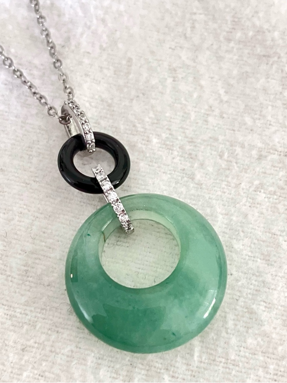 Green aventurine & black Onyx, gemstone doughnut link necklace Austrian crystal